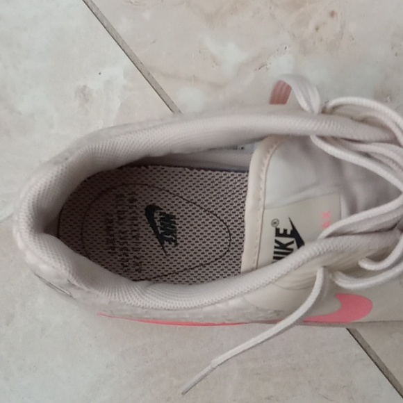 Nike Air Max - Picture 9 of 16